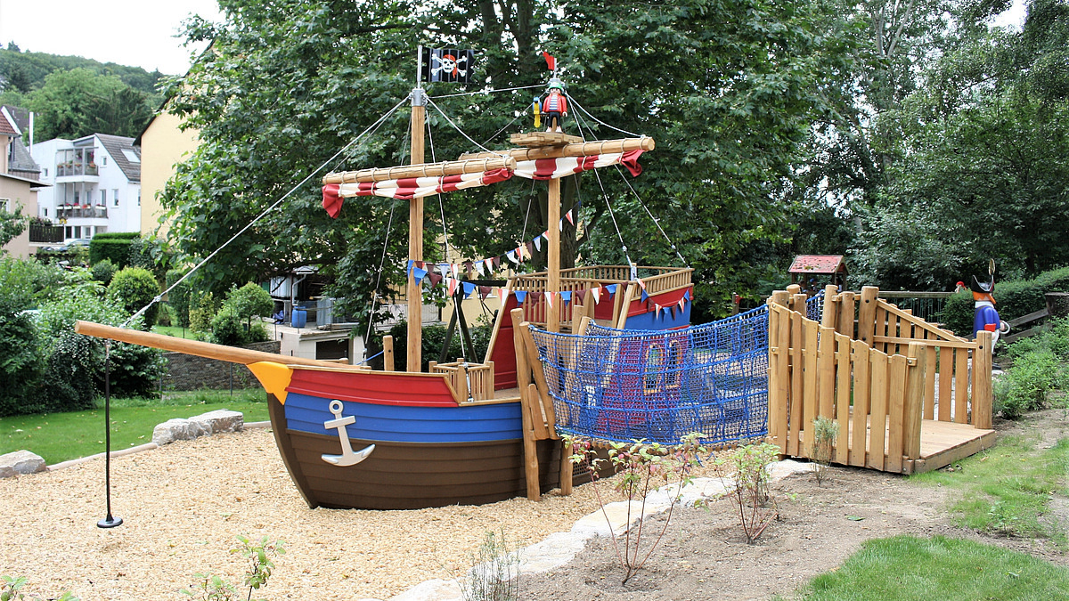 Piratenschiff der Playmobil-Stiftung der feierlich übergeben